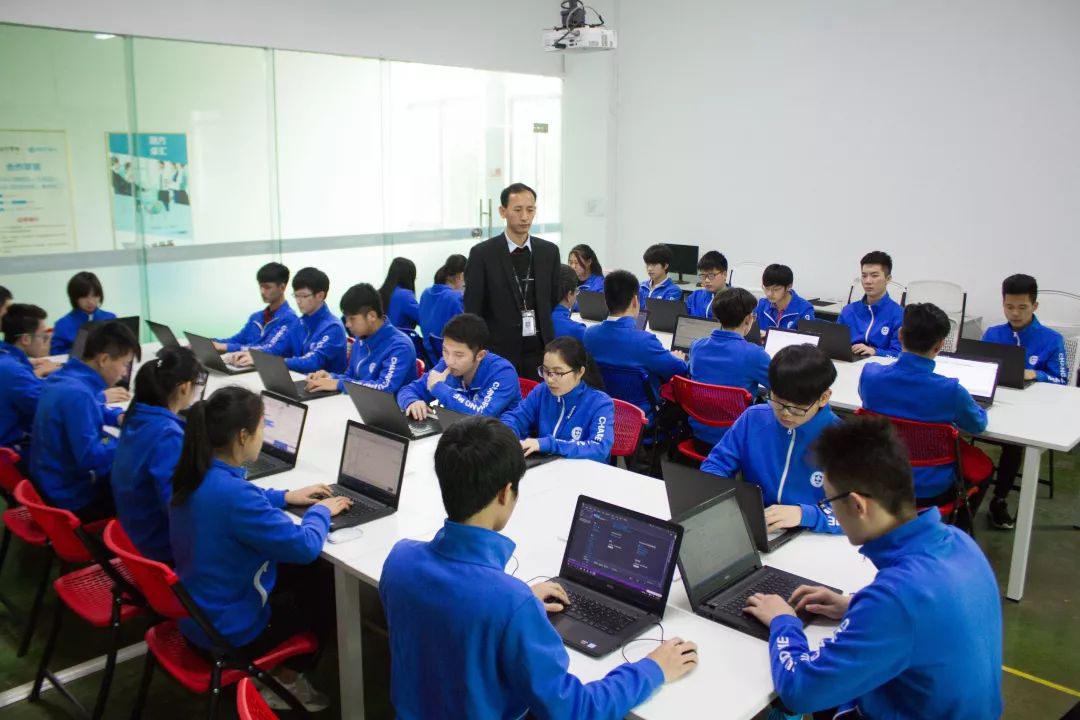 珠海市南方爱迪技工学校 珠海市南方爱迪技工学校