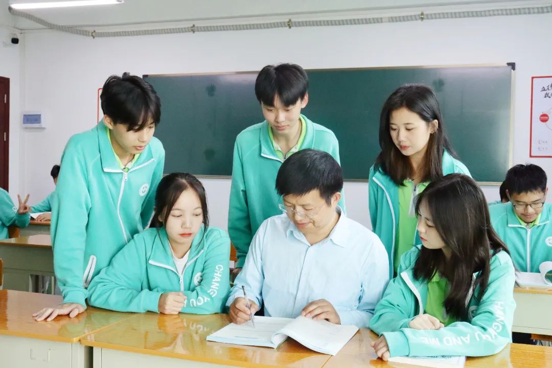 珠海市南方爱迪技工学校